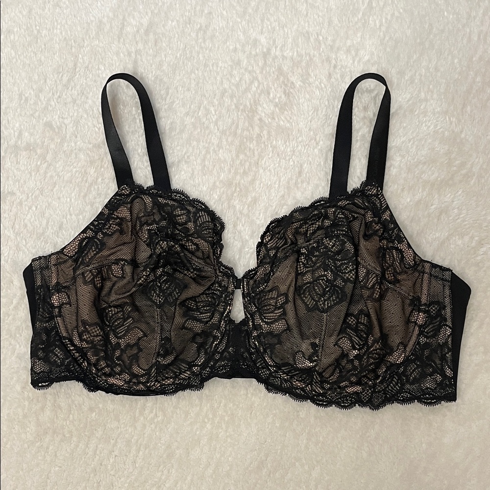 Calvin Klein Women's Seductive Comfort Unlined Black Lace Bra - 44D